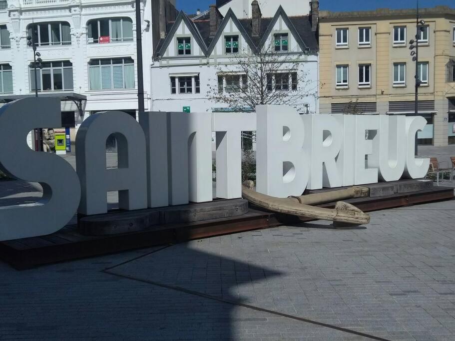 Destelle Appart Proche Gare Saint-Brieuc Buitenkant foto